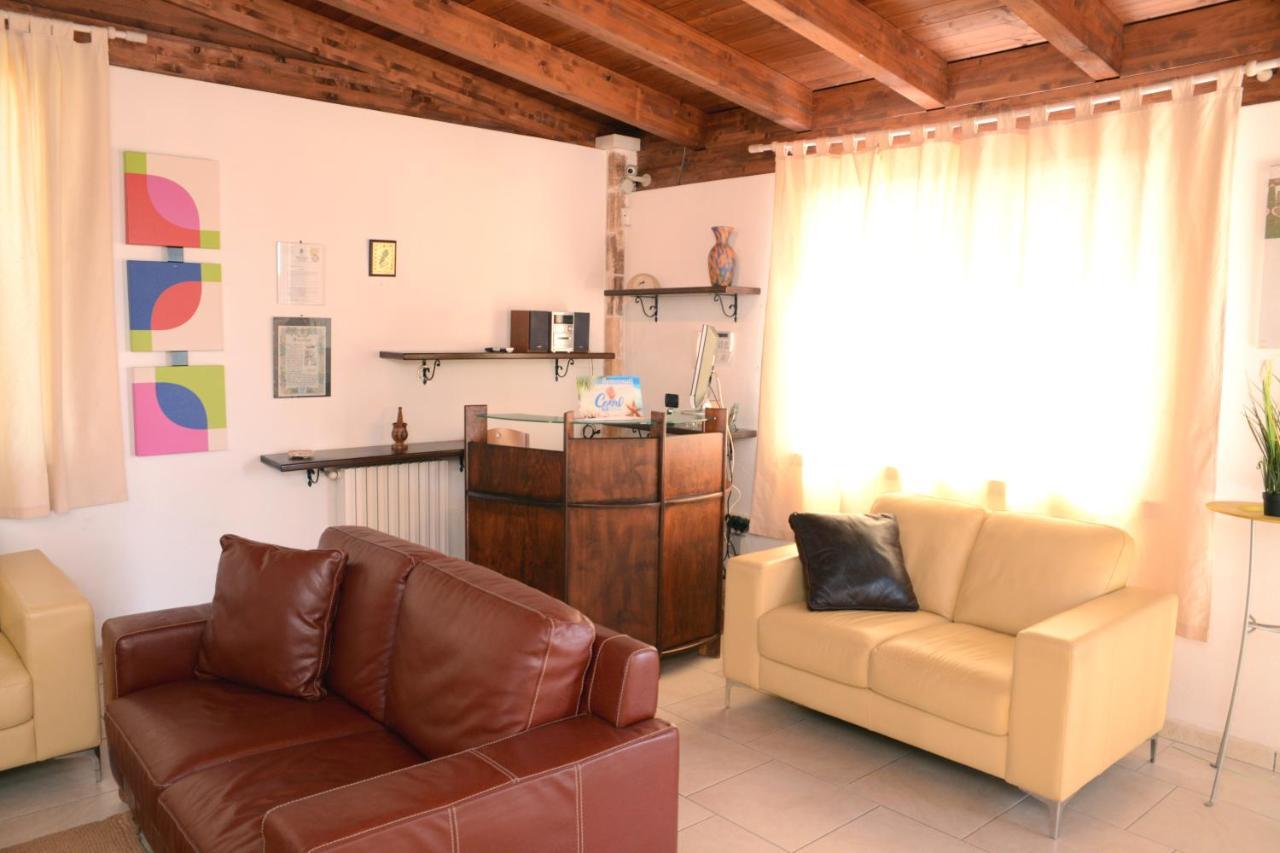 Coral B&B Porto Cesareo Buitenkant foto